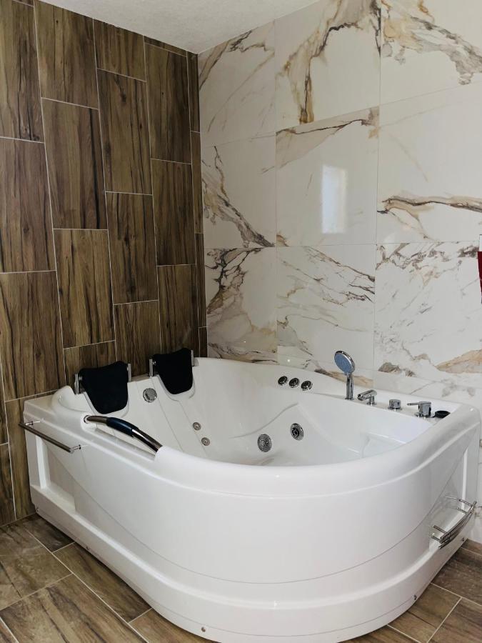 Chalet Montenegrina With Jacuzzi Kolašin Екстериор снимка